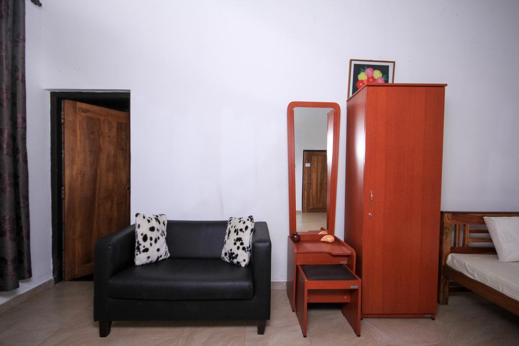 Negombo Village Guesthouse Exterior photo