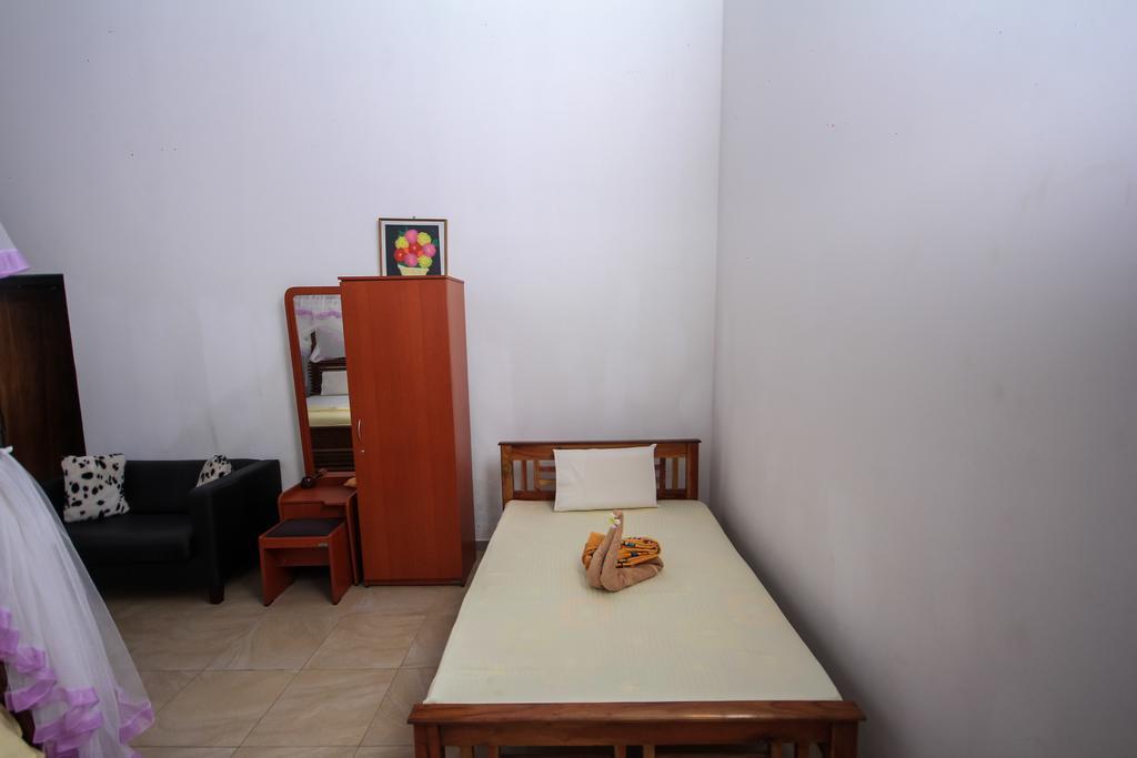 Negombo Village Guesthouse Exterior photo