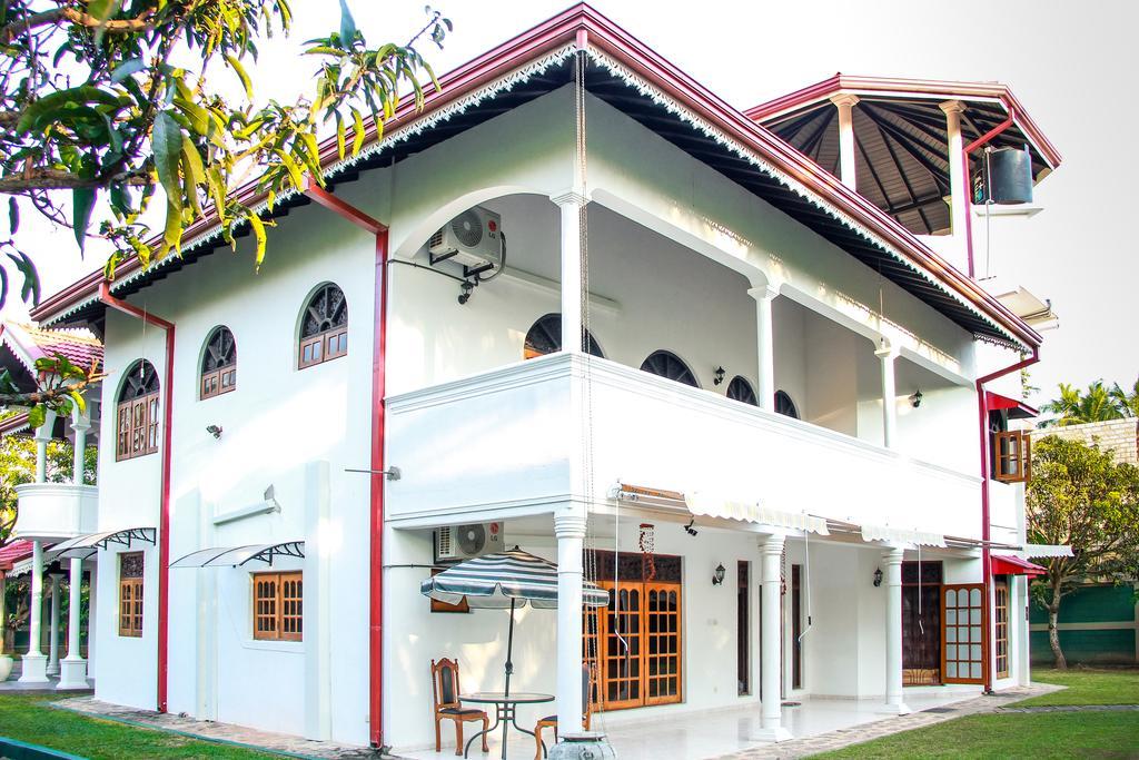 Negombo Village Guesthouse Exterior photo
