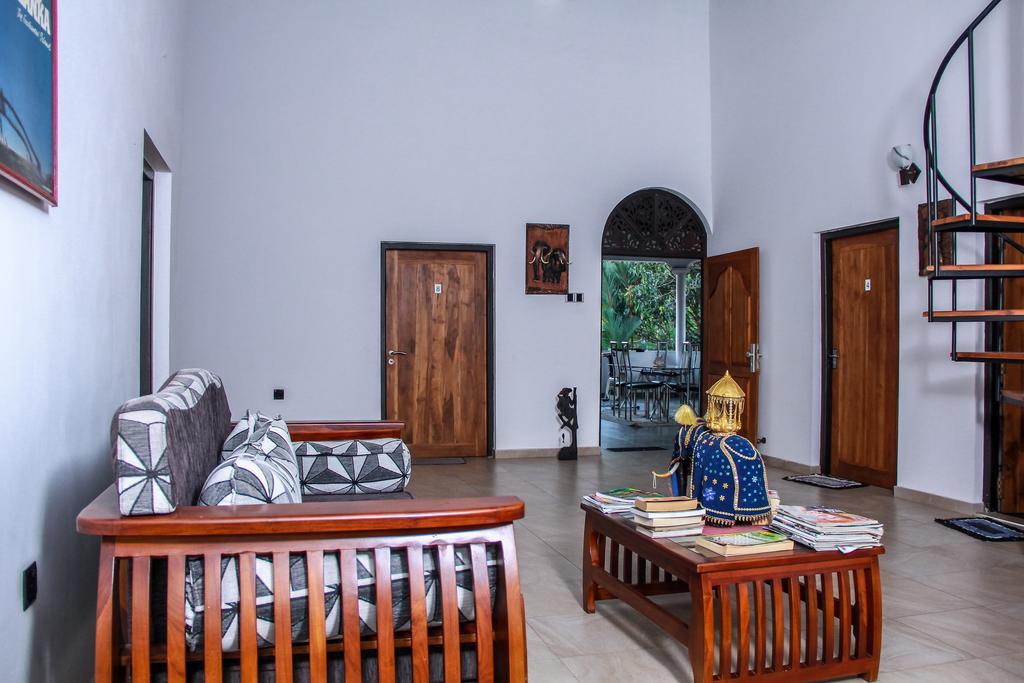 Negombo Village Guesthouse Exterior photo