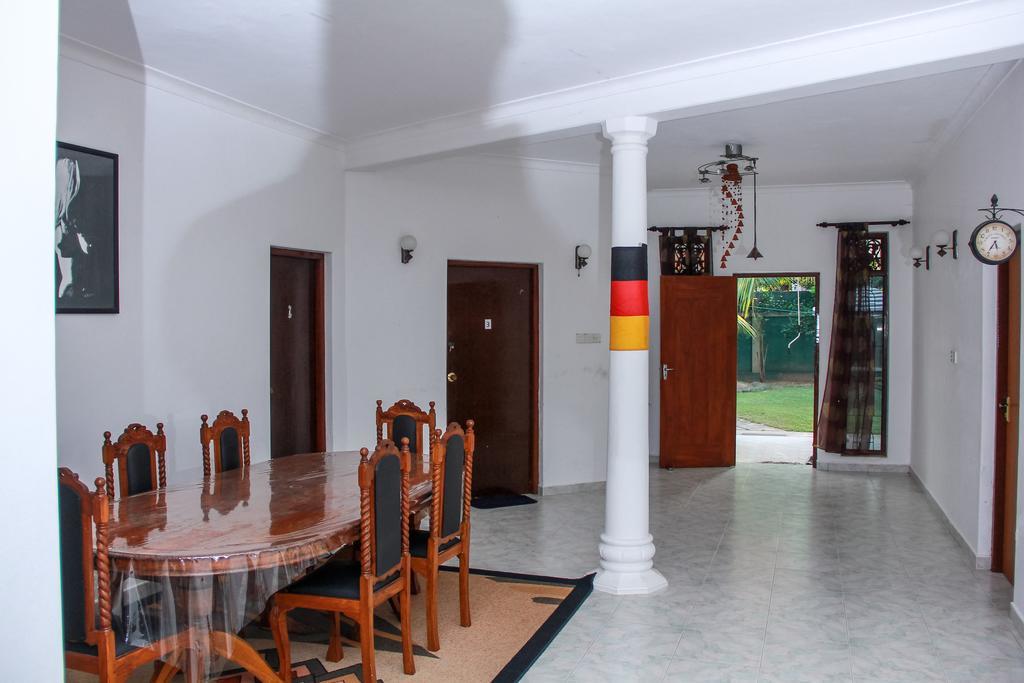 Negombo Village Guesthouse Exterior photo