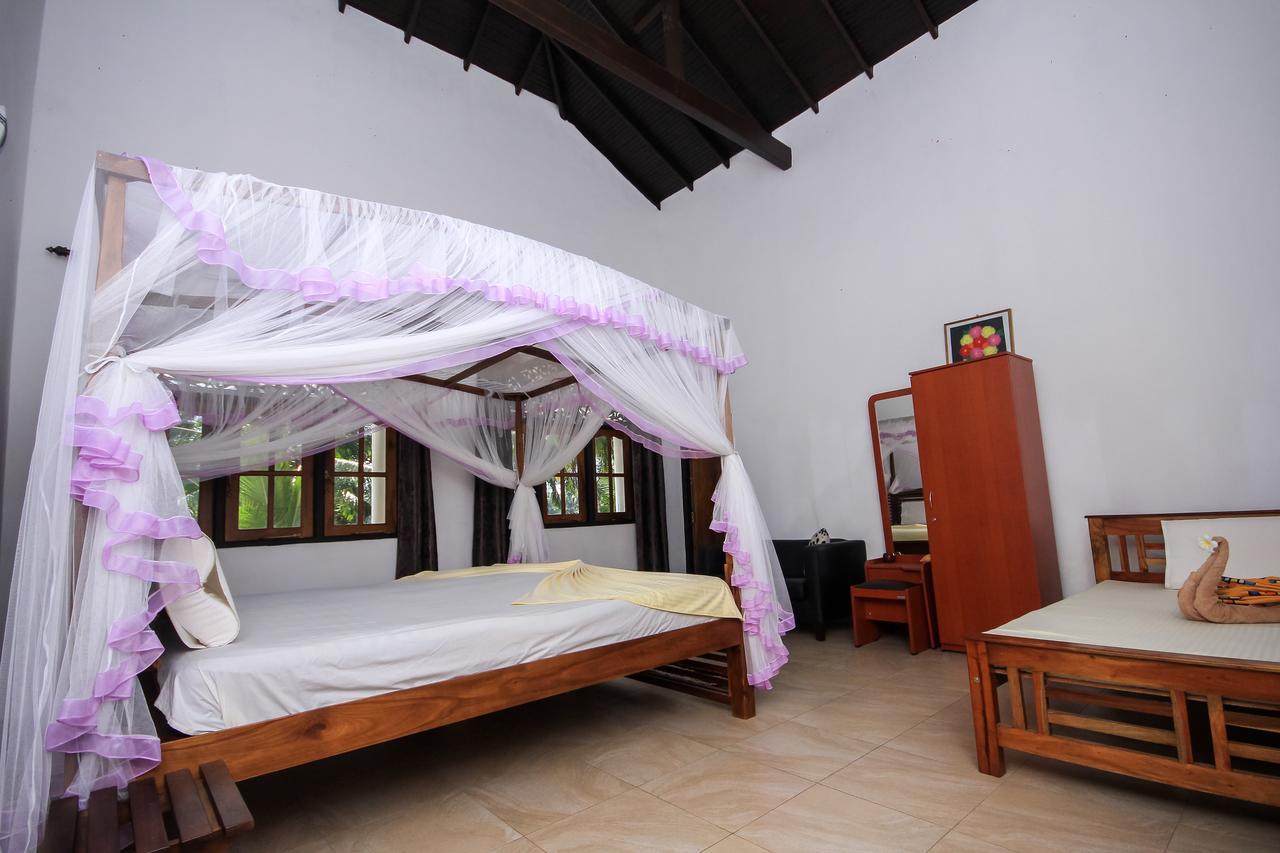 Negombo Village Guesthouse Exterior photo