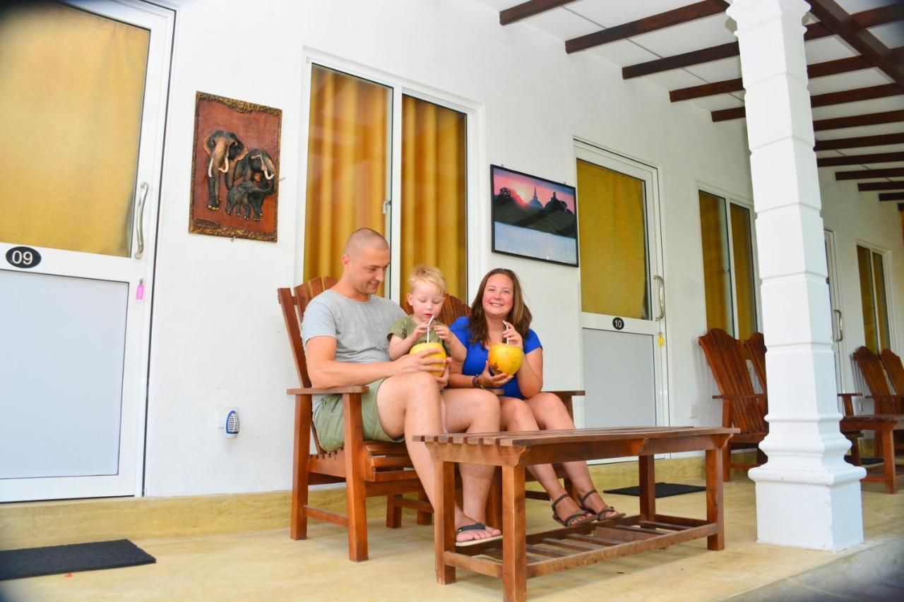 Negombo Village Guesthouse Exterior photo