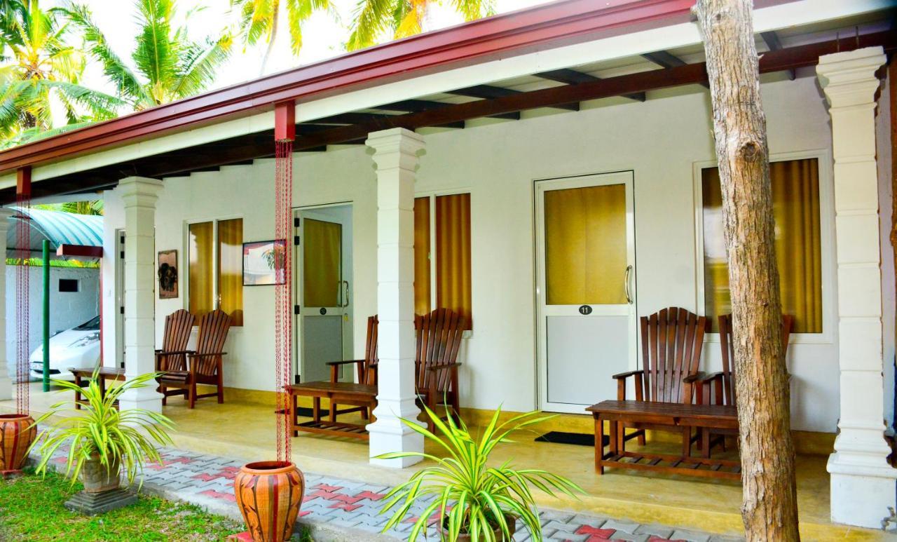 Negombo Village Guesthouse Exterior photo