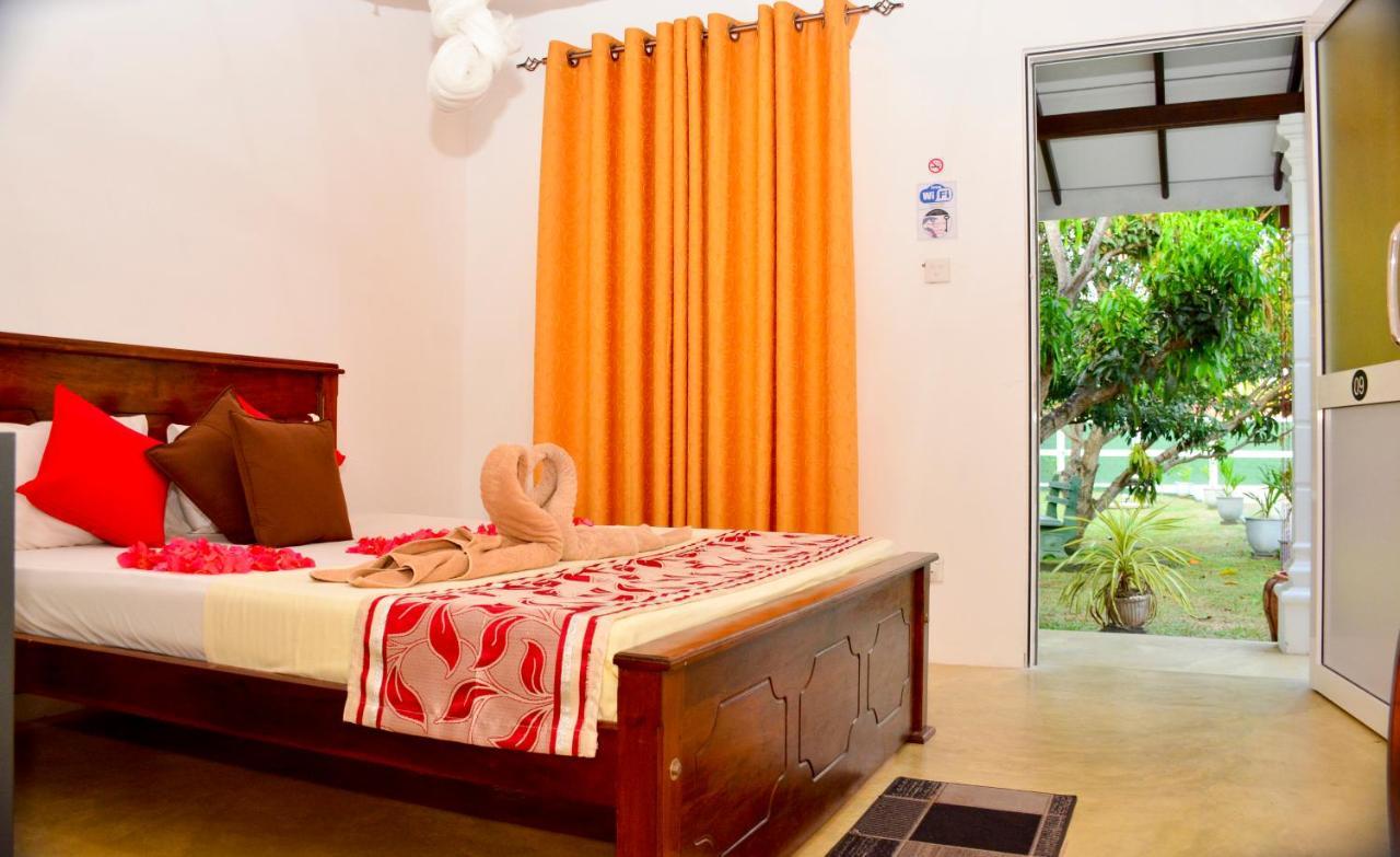Negombo Village Guesthouse Exterior photo