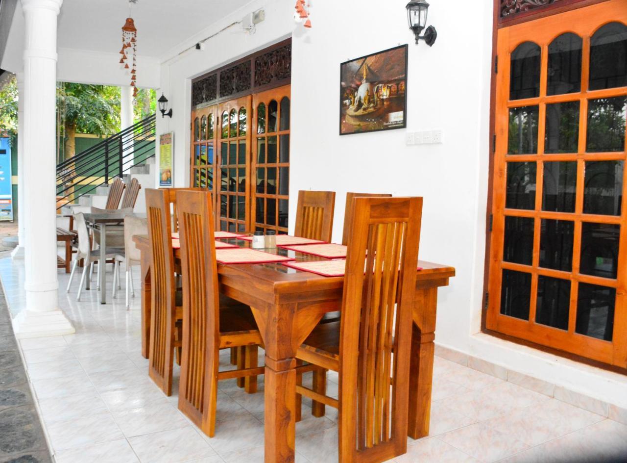 Negombo Village Guesthouse Exterior photo