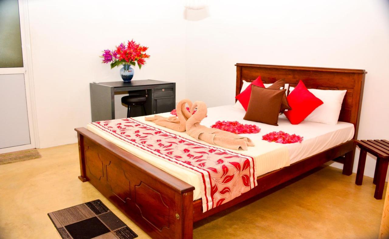 Negombo Village Guesthouse Exterior photo