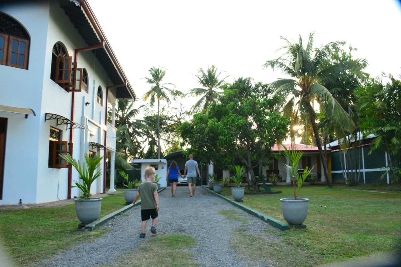 Negombo Village Guesthouse Exterior photo