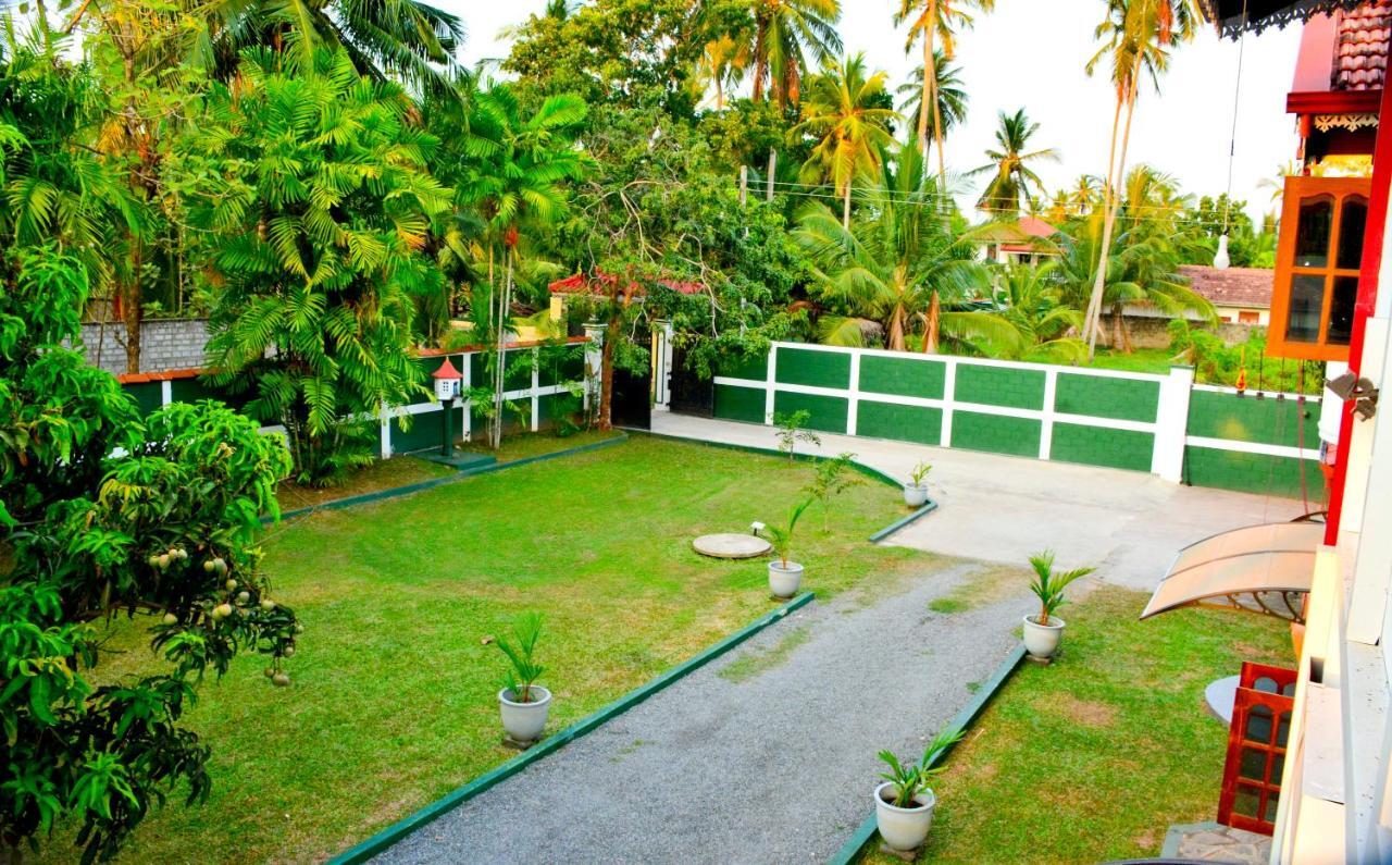 Negombo Village Guesthouse Exterior photo